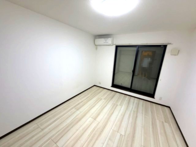 居室・リビング　※写真は別室です