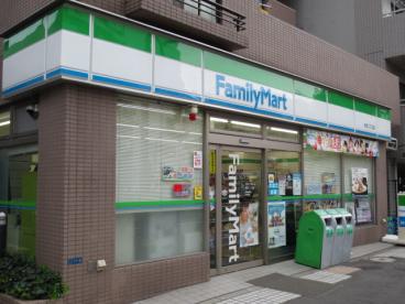 コンビニ　ファミリーマート 赤羽二丁目店（コンビニ）まで276m