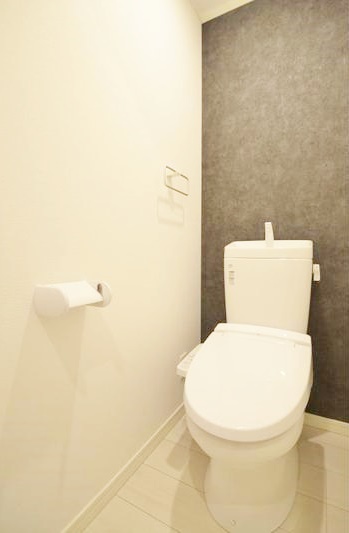 トイレ　嬉しい温水洗浄便座♪