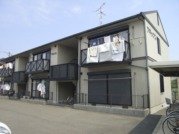 建物外観　落ち着いた雰囲気の外観です