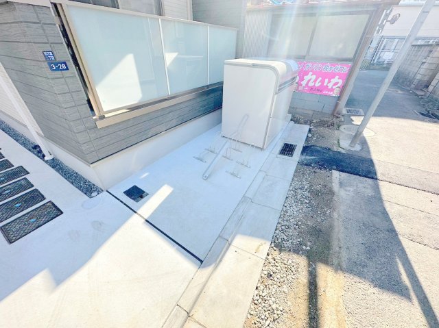 エントランス　エントランス周辺はいつもキレイに片付けられています。