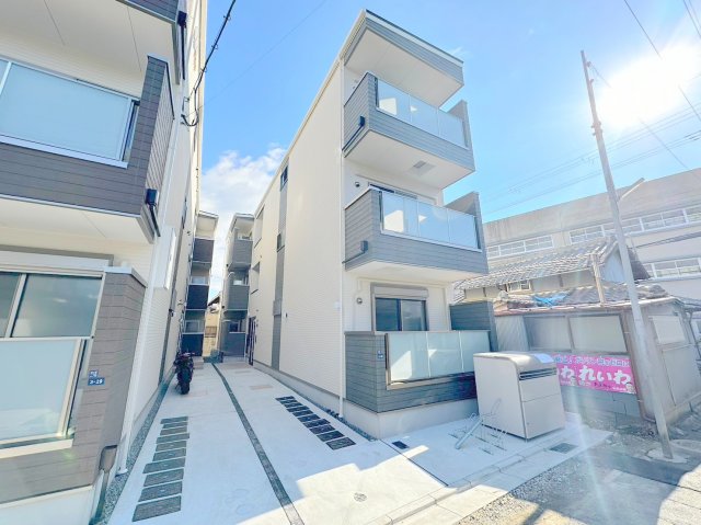 建物外観　存在感のある外観は落ちついた色合いで、堂々としていますね。