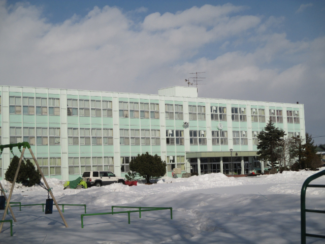 小学校　音更町立柳町小学校（小学校）まで459m