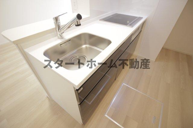 キッチン　コンパクトなキッチンで掃除もラクラク
