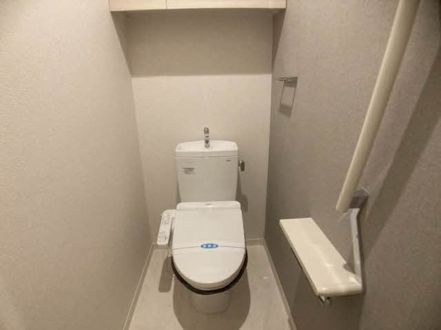 トイレ　毎日つかうものだからこそ、人にやさしく、清潔な機能付便座で…