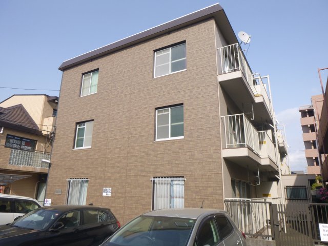 建物外観　鉄筋コンクリート造のマンションです