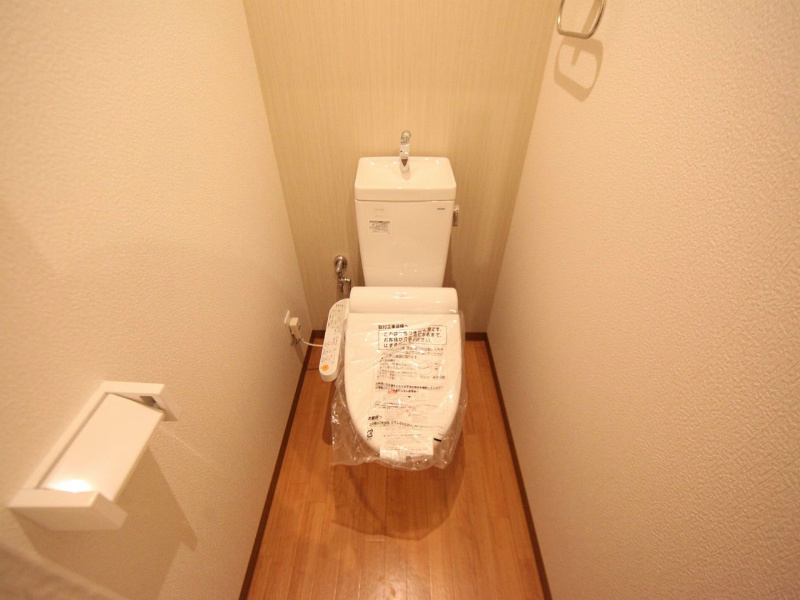 トイレ　温水洗浄暖房便座付トイレ