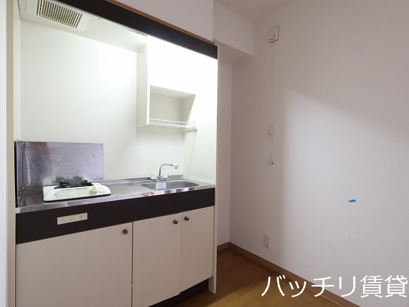 キッチン　画像は同型タイプの為現状を優先致します。