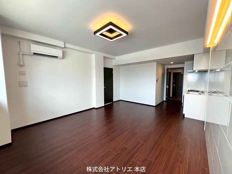 居室・リビング　照明が異なります。