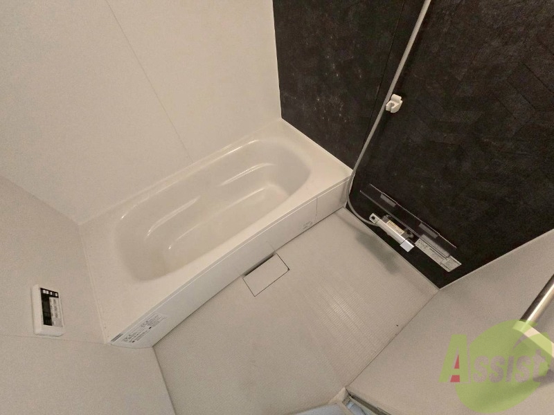 バス・シャワールーム　お風呂になります。一日の疲れを癒してくださいね。