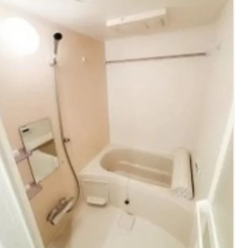 バス・シャワールーム　※反転タイプのお部屋の写真を使用しています。