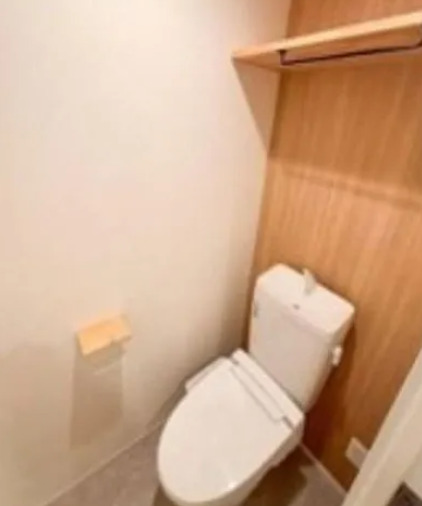 トイレ　※反転タイプのお部屋の写真を使用しています。