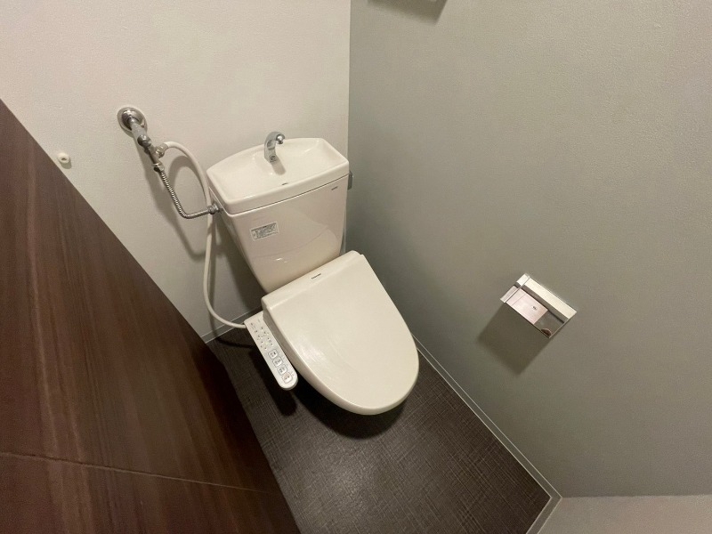 トイレ　シャワートイレになっているので快適です！