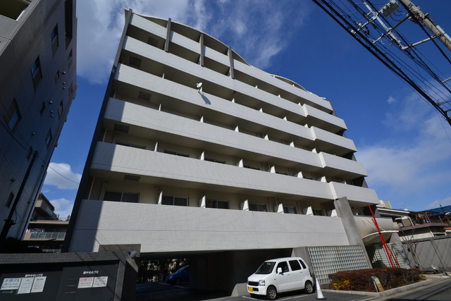 建物外観　オートロック付きで安心♪