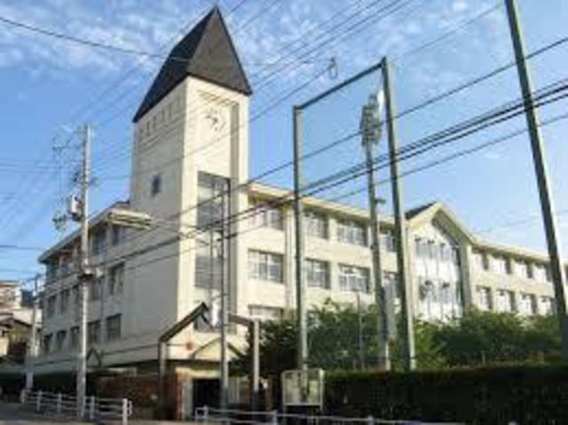 小学校　神戸市立六甲小学校（小学校）まで638m