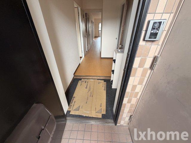 玄関　収納もある玄関です