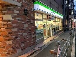 コンビニ　ファミリーマート曽根崎一丁目店（コンビニ）まで54m