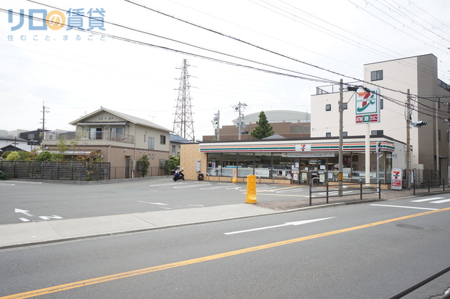 コンビニ　セブンイレブン大阪大桐3丁目店（コンビニ）まで376m