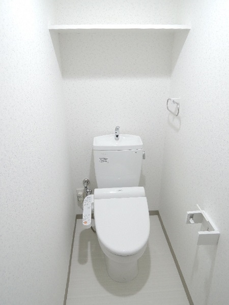 トイレ　嬉しい温水洗浄便座♪