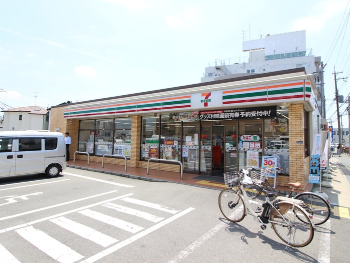 コンビニ　セブンイレブン（コンビニ）まで192m