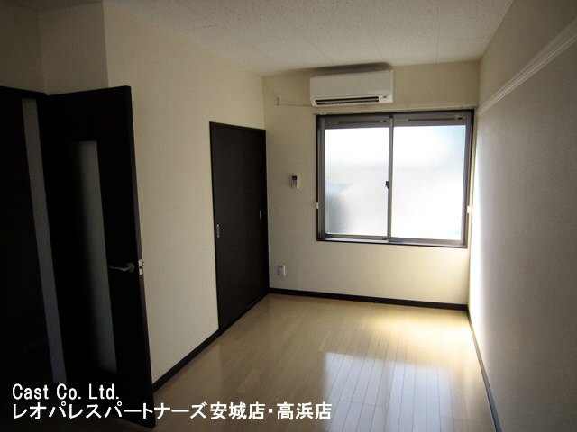 居室・リビング　同じタイプのお部屋の写真です