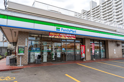 コンビニ　ファミリーマート札幌平岸5条店（コンビニ）まで357m