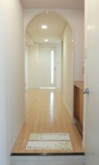 玄関　別部屋参考写真です。