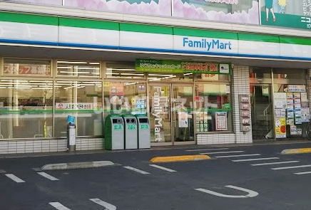コンビニ　ファミリーマート 蓮田駅西口店（コンビニ）まで337m