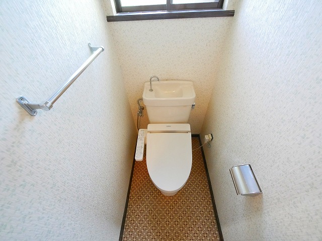 トイレ　落ち着いたトイレです