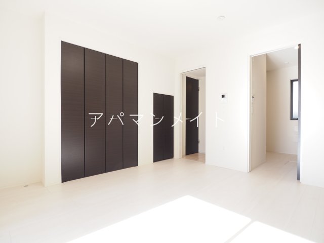 居室・リビング　こちらの居間で趣味の時間をお楽しみください