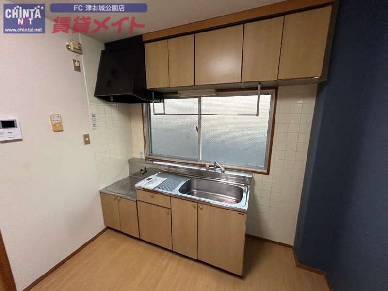 居室・リビング　別部屋反転写真です