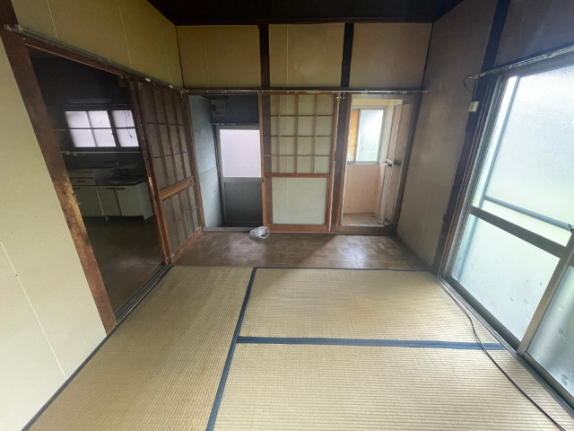 泉神栄町貸家の居間写真