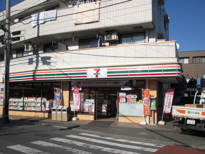 コンビニ　セブンイレブン（コンビニ）まで330m