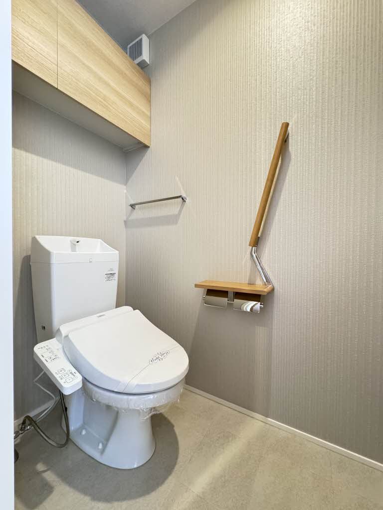 山陽新幹線 福山駅 徒歩20分 3階建 築5年のトイレ写真