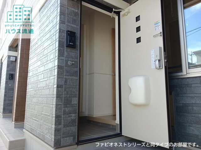 玄関　※同タイプのお部屋の写真です