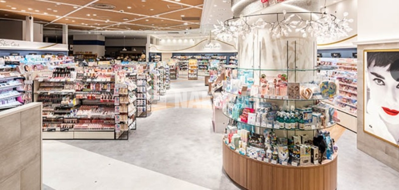 ドラックストア　アインズ&トルペCarrot St.SANCHA店（ドラッグストア）まで675m