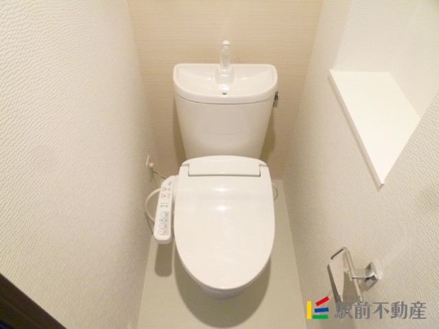 トイレ　温水洗浄便座付き！