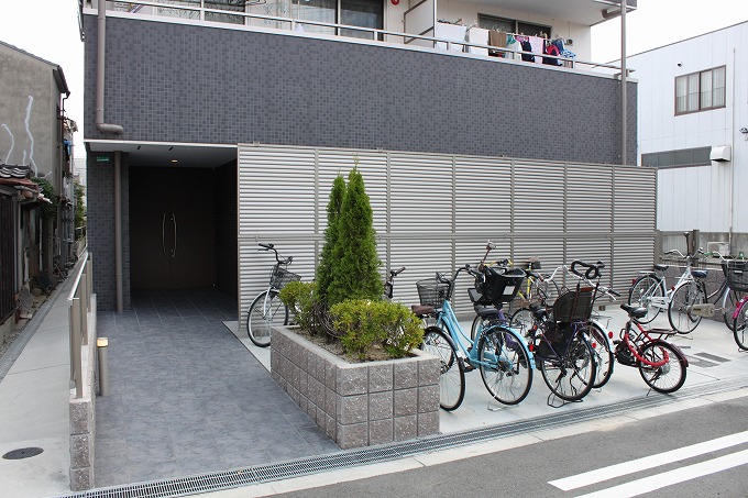 地下鉄谷町線 喜連瓜破駅 徒歩8分 3階建 築11年の外観写真