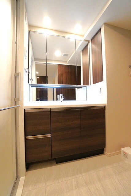 洗面設備　※写真は同タイプ住戸です。