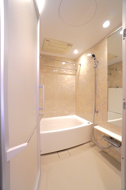 バス・シャワールーム　※写真は同タイプ住戸です。