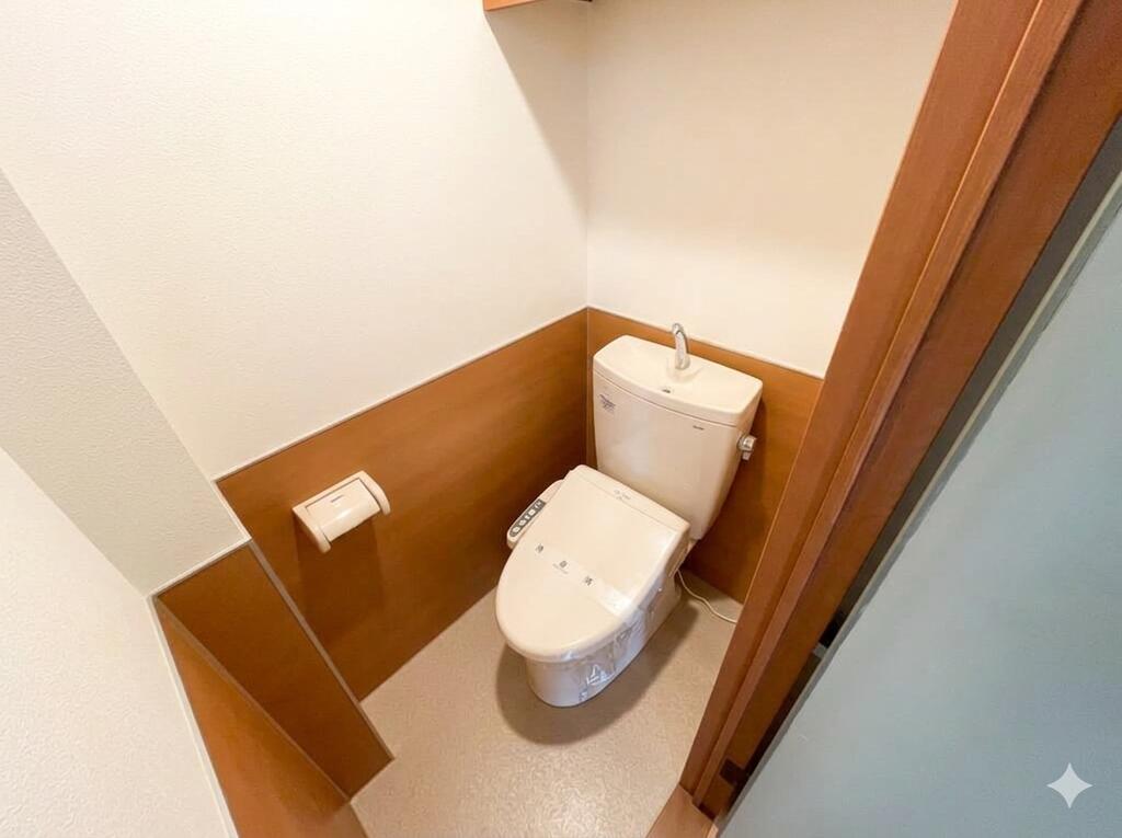 仙台市地下鉄東西線 連坊駅 徒歩8分 3階建 築38年のトイレ写真