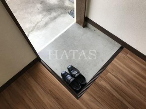玄関　同物件別部屋です。