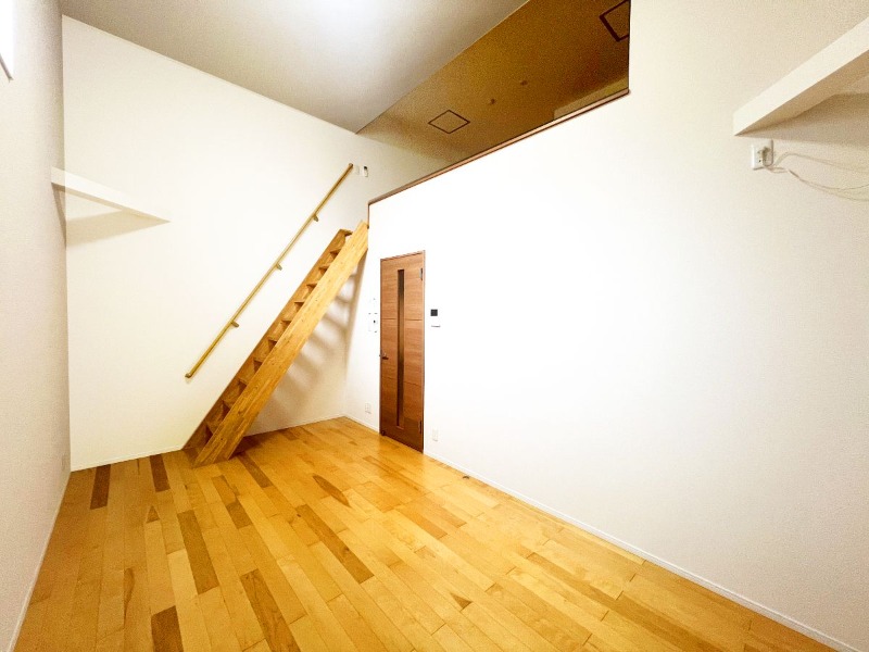 居室・リビング　広々8帖越えのお部屋です。