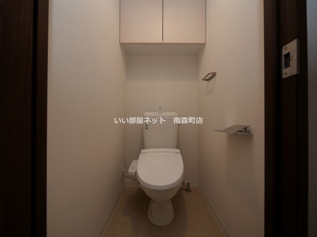 阪急神戸線 中津駅 徒歩7分 11階建 築3年のトイレ写真