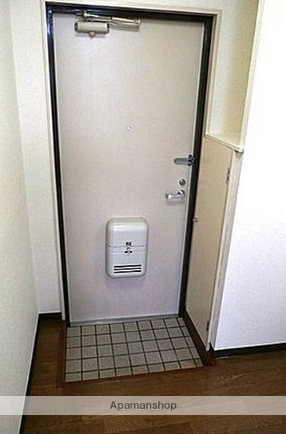 ＪＲ総武線 吉祥寺駅 徒歩13分 5階建 築34年の玄関写真