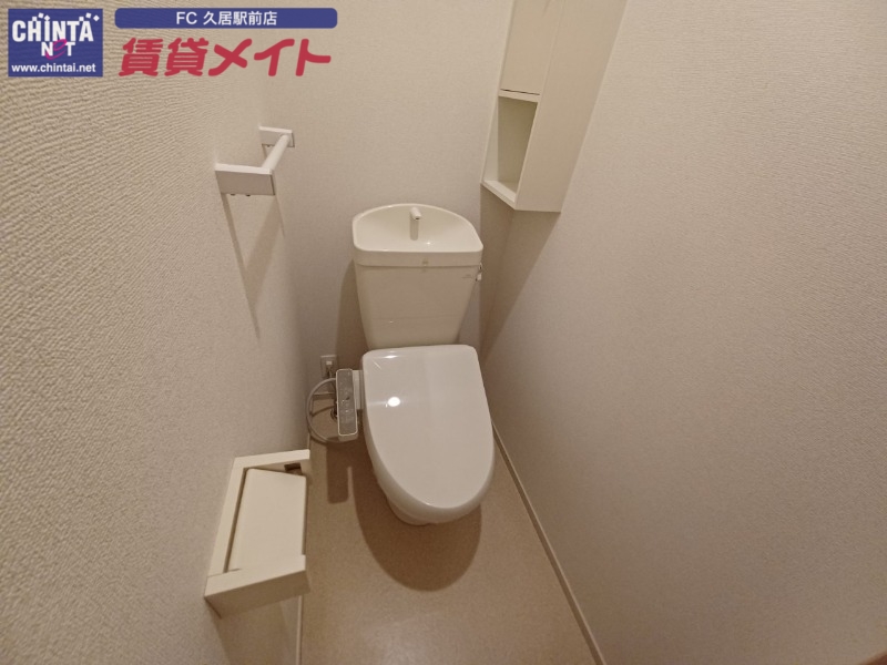 トイレ　同型反転タイプ画像