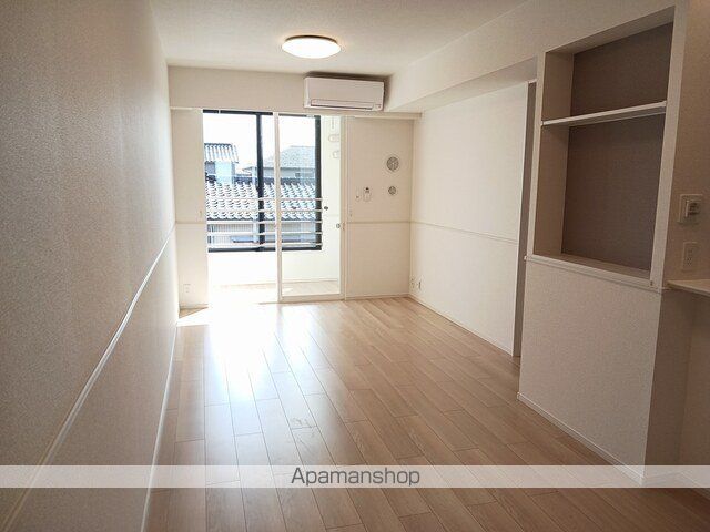 シャインビューVIの居間写真