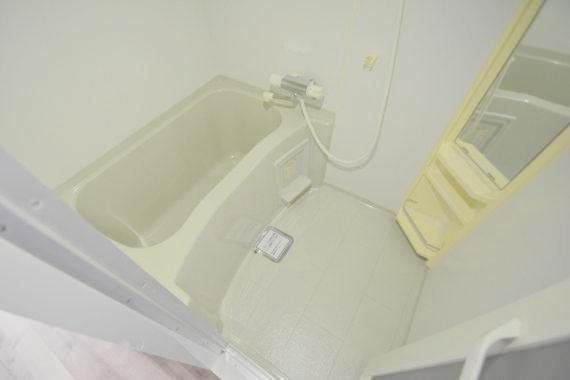 バス・シャワールーム　ゆったりと入るなら、お風呂とトイレとは別々が嬉しいですよね。