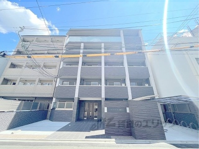クレドール西大路駅前の外観写真