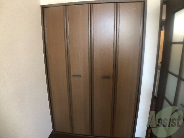 収納　ロフト下の収納です。中が気になりますね。